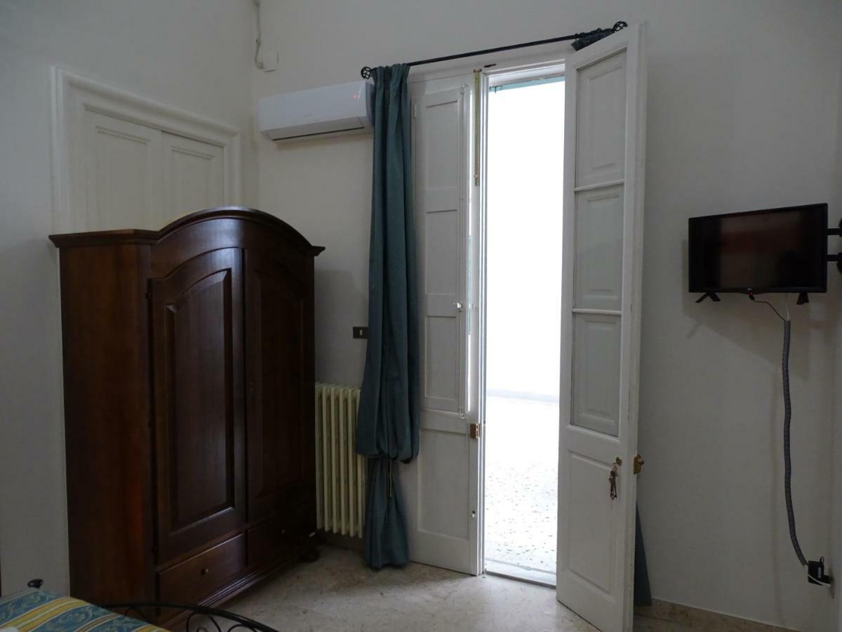 B&B New Antico Palazzo Parabita Dış mekan fotoğraf