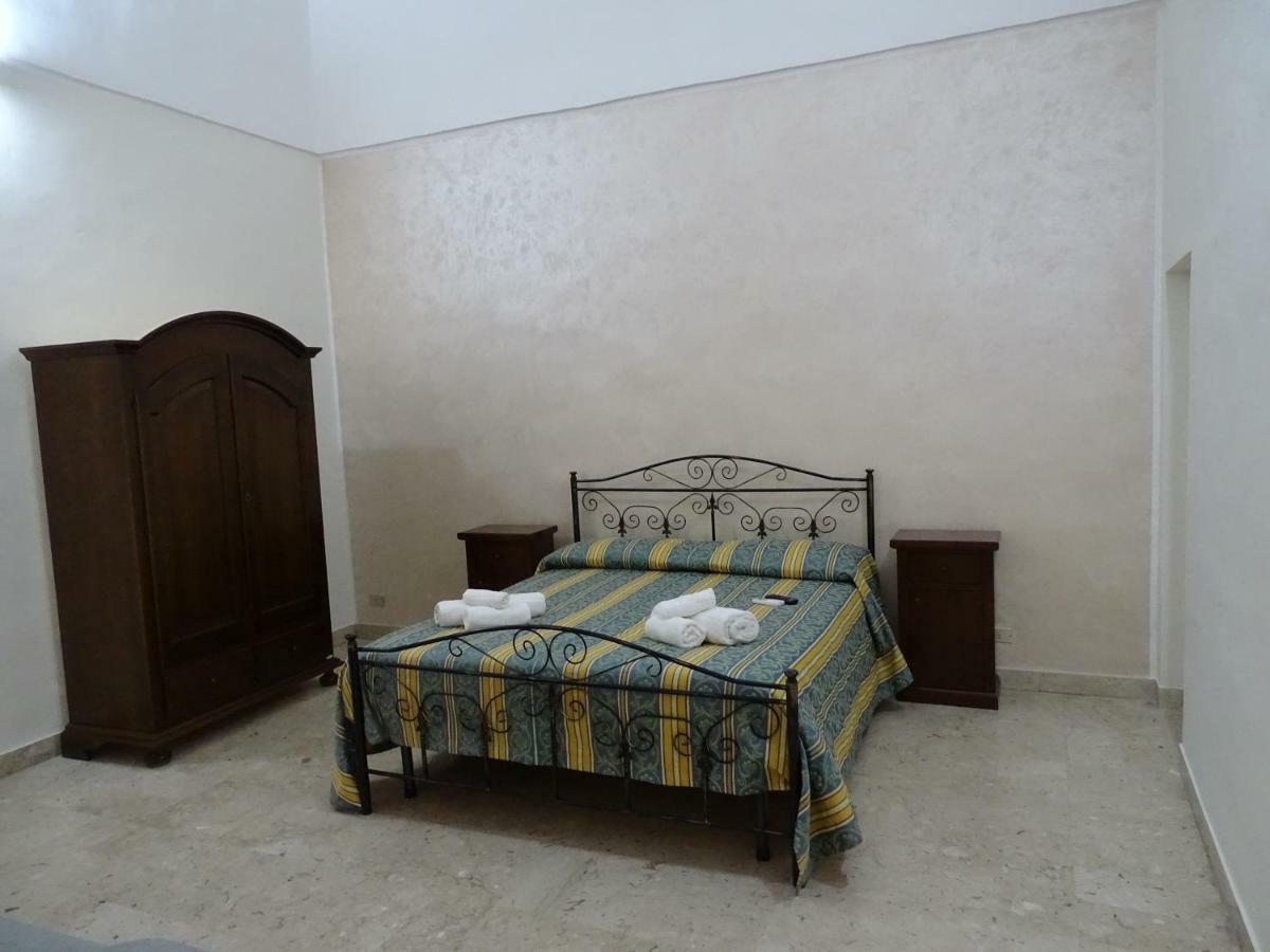 B&B New Antico Palazzo Parabita Dış mekan fotoğraf